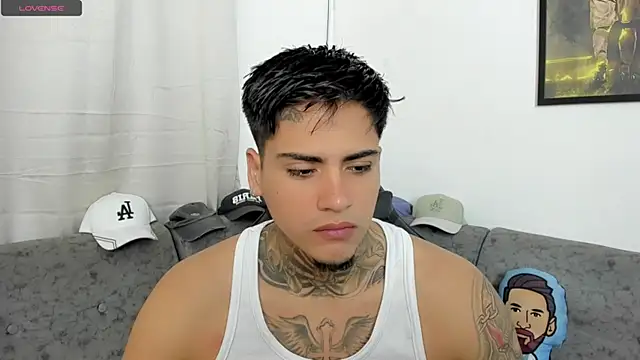 Snapshot of sweetlatinoboy chatting on July 7, 9:46 am sweetlatinoboy online show from July 7, 9:46 am