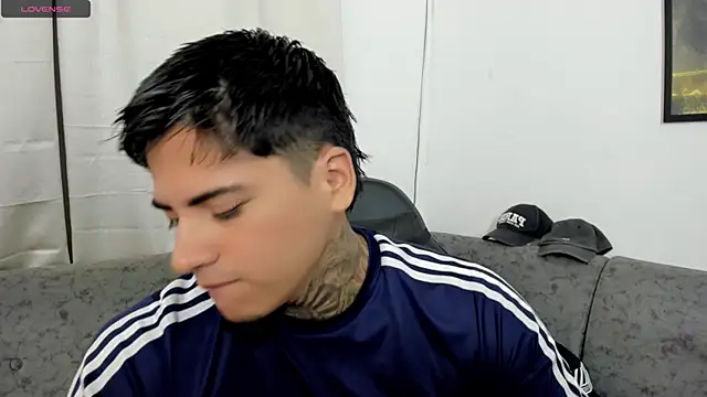 Snapshot of sweetlatinoboy chatting on July 25, 9:40 am sweetlatinoboy online show from July 25, 9:40 am