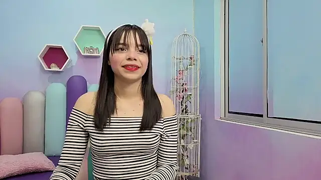 Snapshot of Isaa_Skinny chatting on May 17, 3:48 am Isaa Skinny online show from May 17, 3:48 am
