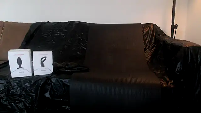 Snapshot of latexslaveboy chatting on June 23, 7:45 pm latexslaveboy online show from June 23, 7:45 pm
