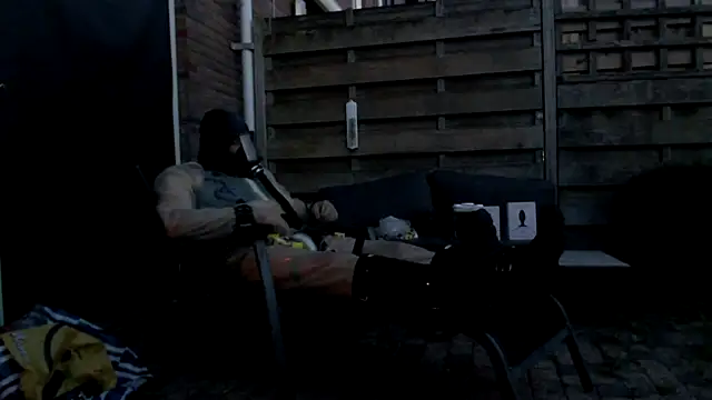 Snapshot of latexslaveboy chatting on July 11, 8:33 pm latexslaveboy online show from July 11, 8:33 pm