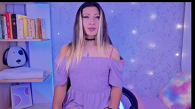Snapshot of _Alexaavandercloude chatting on August 4, 7:27 pm Alexaavandercloude online show from August 4, 7:27 pm