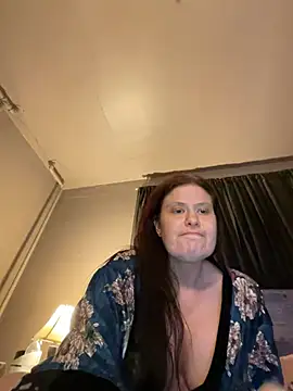 JulieetteLatte online show from May 15, 12:50 am