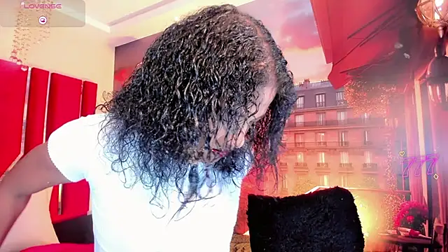 Snapshot of Paola_Delfino chatting on June 9, 10:05 am Paola Delfino online show from June 9, 10:05 am