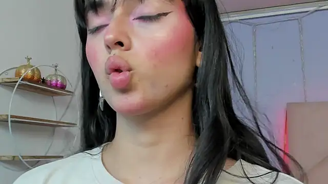Snapshot of Eimy_Blaze chatting on August 3, 7:28 pm Eimy Blaze online show from August 3, 7:28 pm