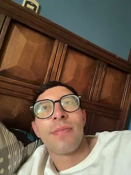 Snapshot of LeonBlazze chatting on June 15, 6:32 pm LeonBlazze online show from June 15, 6:32 pm