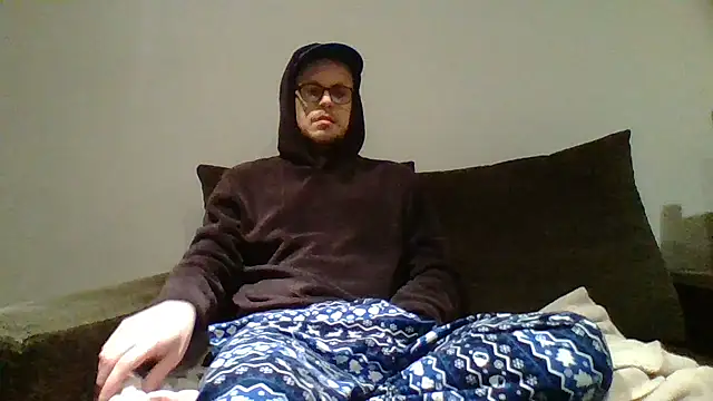 Snapshot of HornyLad34UK chatting on March 16, 10:58 pm HornyLad34UK online show from March 16, 10:58 pm