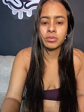 lucirganaxxx online show from April 28, 3:22 am
