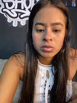 Snapshot of lucirganaxxx chatting on May 23, 5:45 am lucirganaxxx online show from May 23, 5:45 am
