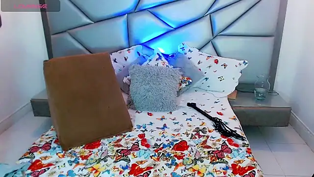 big sexy girl01 online show from May 23, 11:58 am