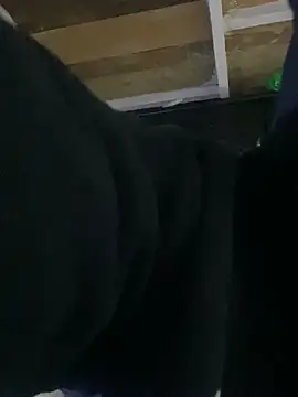 Snapshot of Adgar37 chatting on March 17, 12:30 pm Adgar37 online show from March 17, 12:30 pm