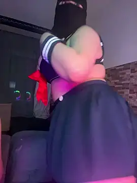 Snapshot of Hot-Marlin chatting on May 2, 12:15 am Hot-Marlin online show from May 2, 12:15 am