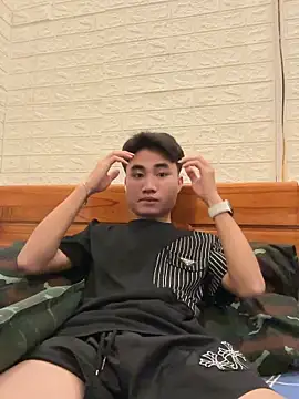 Snapshot of Hoanganhdayroii chatting on May 9, 3:06 pm Hoanganhdayroii online show from May 9, 3:06 pm