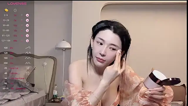 Snapshot of kiki-12 chatting on June 5, 7:14 am kiki-12 online show from June 5, 7:14 am