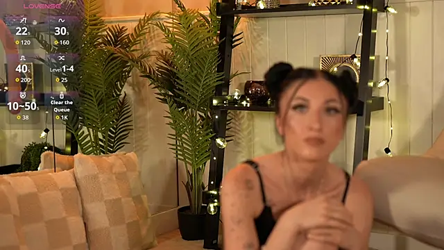 EllieJules online show from July 28, 3:57 am