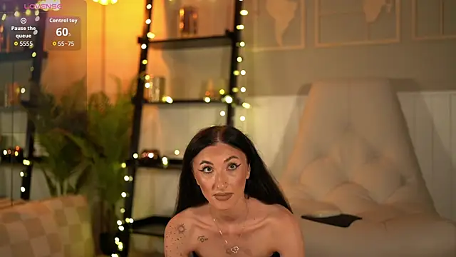 EllieJules online show from August 7, 2:35 am
