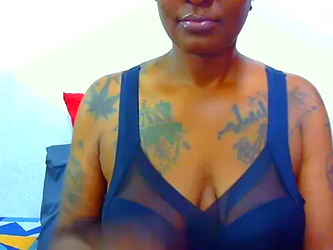 Tattooedgoddess33 online show from April 12, 4:23 pm
