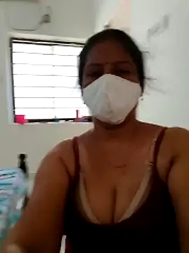 Snapshot of tamil_manjalmaami chatting on May 13, 1:14 am tamil manjalmaami online show from May 13, 1:14 am