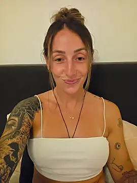 Snapshot of NicoleKaiser chatting on July 16, 8:15 pm NicoleKaiser online show from July 16, 8:15 pm
