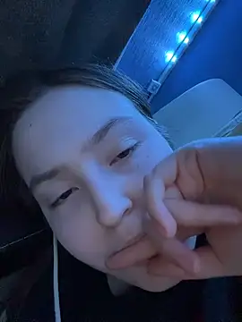 Snapshot of charmingggirl chatting on March 31, 8:31 pm charmingggirl online show from March 31, 8:31 pm