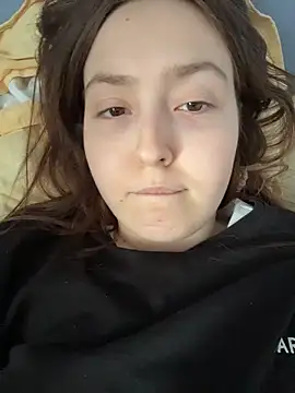 Snapshot of charmingggirl chatting on April 8, 11:43 am charmingggirl online show from April 8, 11:43 am