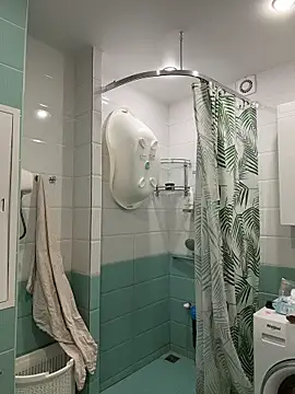 Snapshot of charmingggirl chatting on April 9, 8:09 am charmingggirl online show from April 9, 8:09 am