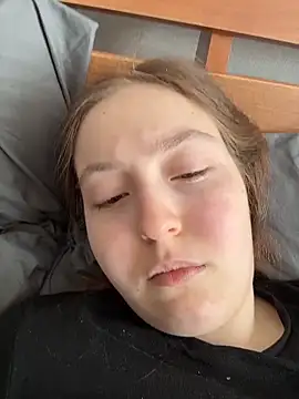 Snapshot of charmingggirl chatting on April 12, 5:56 am charmingggirl online show from April 12, 5:56 am