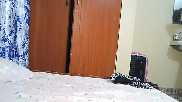 Snapshot of mutshekw chatting on July 17, 8:54 am mutshekw online show from July 17, 8:54 am