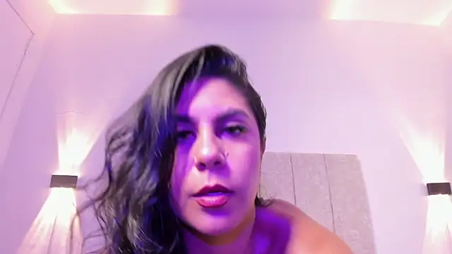 Snapshot of ada_lee1 chatting on May 8, 2:39 am ada lee1 online show from May 8, 2:39 am