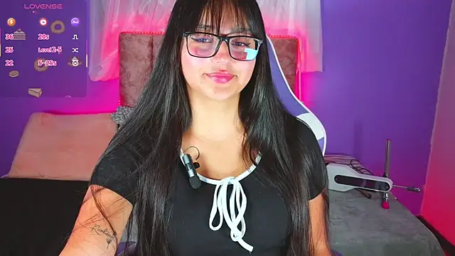 1 Scarllet  online show from April 28, 12:54 pm