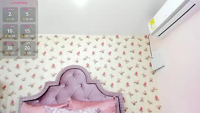 crystal watson0 online show from June 16, 2:41 pm