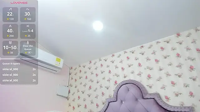 Snapshot of crystal_watson0 chatting on July 25, 4:15 pm crystal watson0 online show from July 25, 4:15 pm