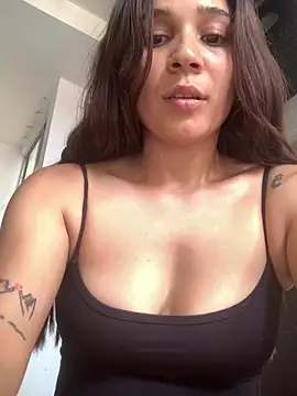 Snapshot of Amora_96 chatting on July 3, 4:35 pm Amora 96 online show from July 3, 4:35 pm