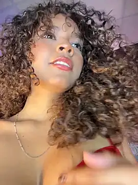 Snapshot of CurlyOopsieXXX chatting on April 17, 9:40 pm CurlyOopsieXXX online show from April 17, 9:40 pm