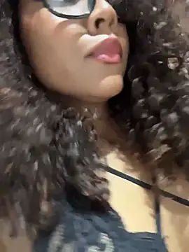 Snapshot of CurlyOopsieXXX chatting on May 15, 9:11 pm CurlyOopsieXXX online show from May 15, 9:11 pm