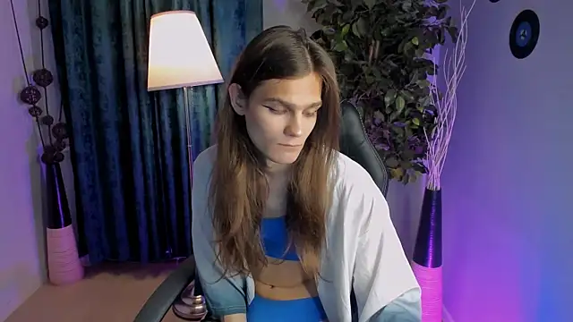 Snapshot of WillFobos chatting on June 14, 8:55 pm WillFobos online show from June 14, 8:55 pm