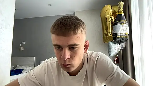 Snapshot of SoloFury chatting on May 30, 9:17 am SoloFury online show from May 30, 9:17 am