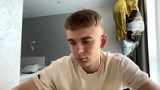 Snapshot of SoloFury chatting on June 10, 6:34 am SoloFury online show from June 10, 6:34 am