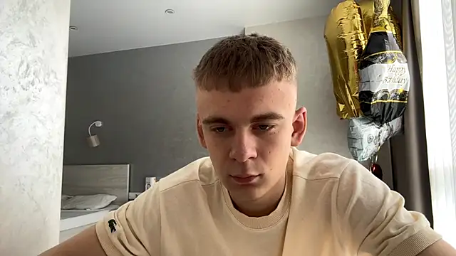 Snapshot of SoloFury chatting on June 16, 7:11 am SoloFury online show from June 16, 7:11 am