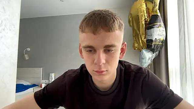 Snapshot of SoloFury chatting on June 22, 10:01 am SoloFury online show from June 22, 10:01 am