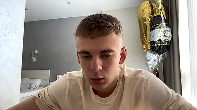 Snapshot of SoloFury chatting on June 24, 7:18 am SoloFury online show from June 24, 7:18 am