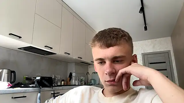 Snapshot of SoloFury chatting on July 4, 6:08 am SoloFury online show from July 4, 6:08 am