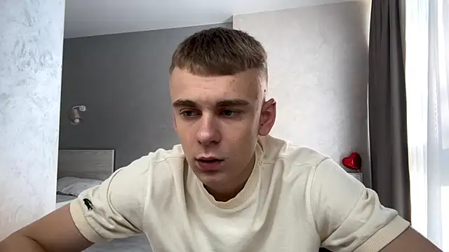 Snapshot of SoloFury chatting on August 1, 5:40 am SoloFury online show from August 1, 5:40 am