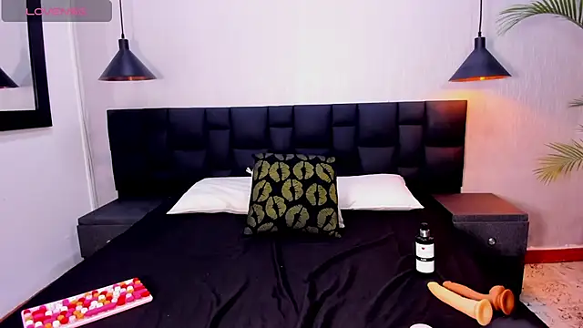 Zoee Miller  online show from March 25, 1:50 pm