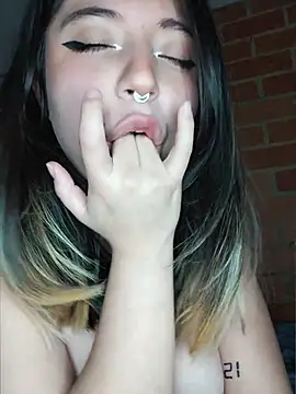 Snapshot of Petite_CherryX chatting on May 16, 2:19 am Petite CherryX online show from May 16, 2:19 am