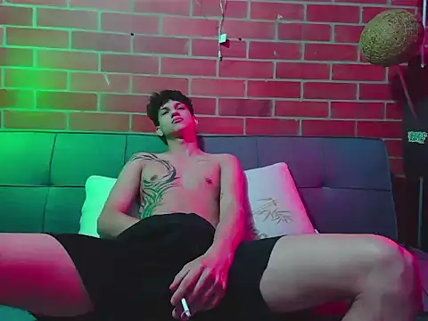 Kurtt   online show from April 22, 10:22 pm