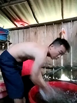 boy-pho- online show from April 23, 9:41 am