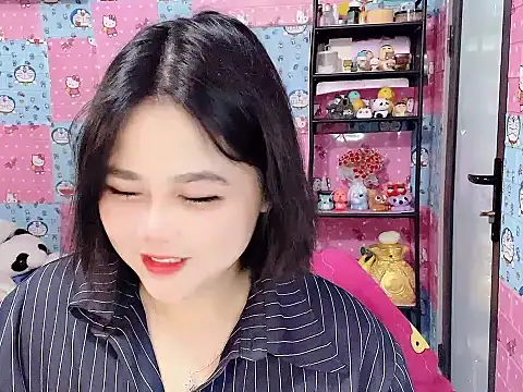 Snapshot of Nhanlu009 chatting on July 4, 1:28 pm Nhanlu009 online show from July 4, 1:28 pm