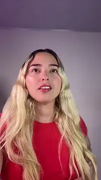 Snapshot of irispink_ chatting on March 23, 9:46 am irispink online show from March 23, 9:46 am