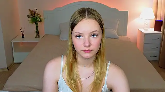 Snapshot of StaceyyJones chatting on May 30, 9:17 am StaceyyJones online show from May 30, 9:17 am